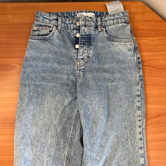 GOOD CONDITION CUTE ZARA STRAIGHT LEG JEANS - Picture 3 of 4